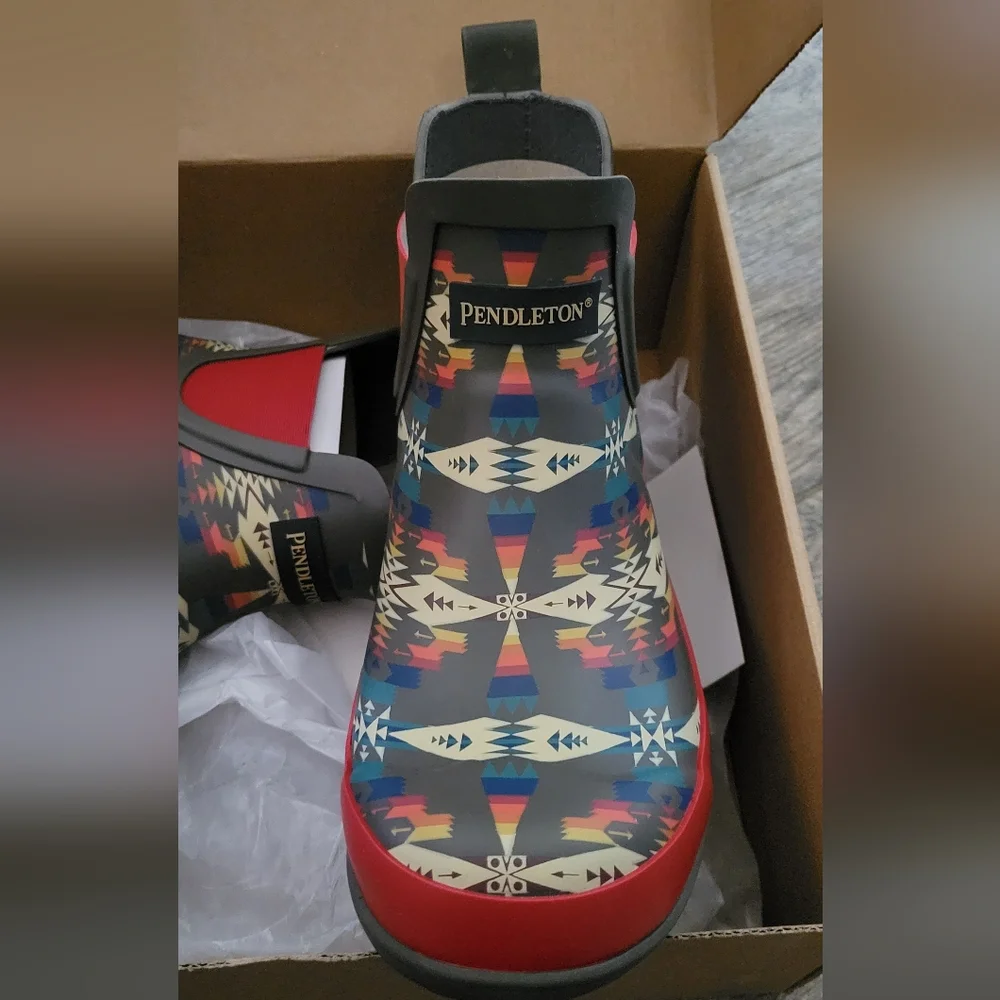 Pendleton Tucson Chelsea Rain Boots Grey Multicolor Azrec Durable Waterproof NEW